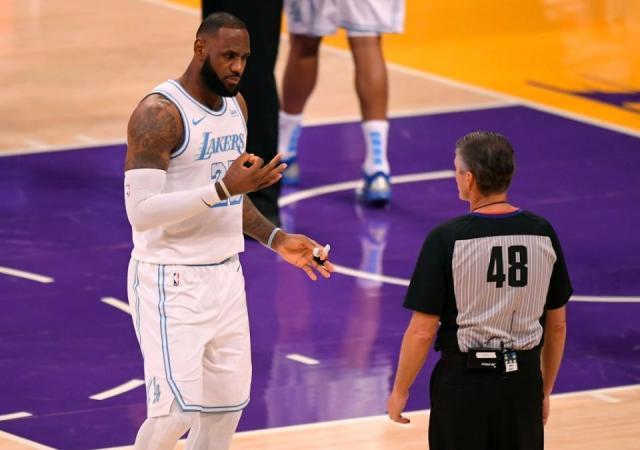 开云体育下载-疫情下的NBA：球员见到同一名裁判的频率更高了？
